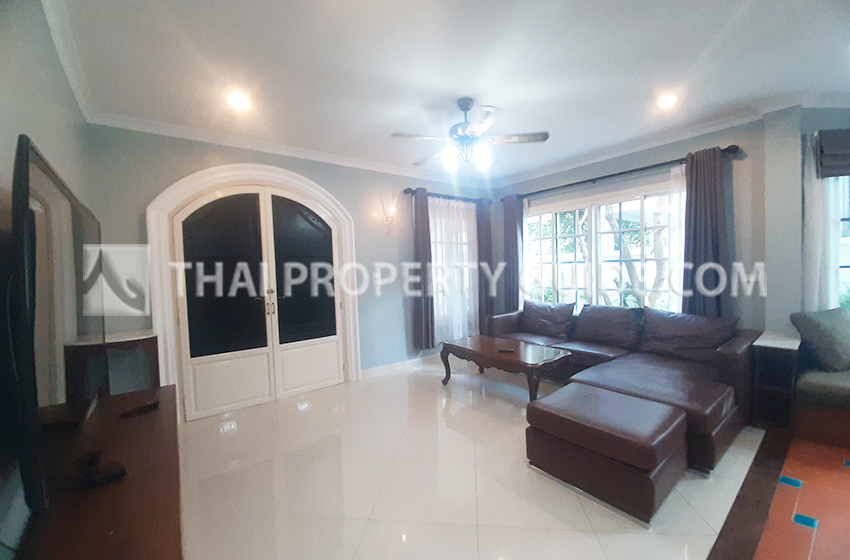 House with Shared Pool in Sukhumvit 